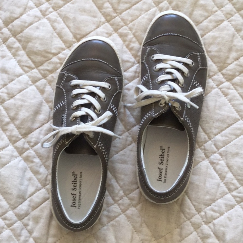 Joseph Seibel leather tennis shoes